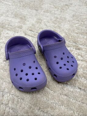 Crocs | Purple Clogs | Toddler c6